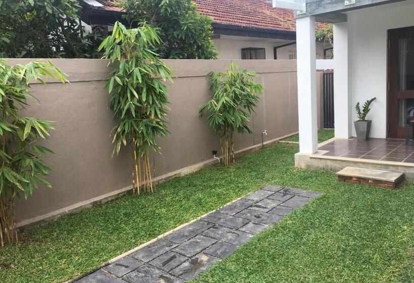 تختخواب و صبحانه Villa A50