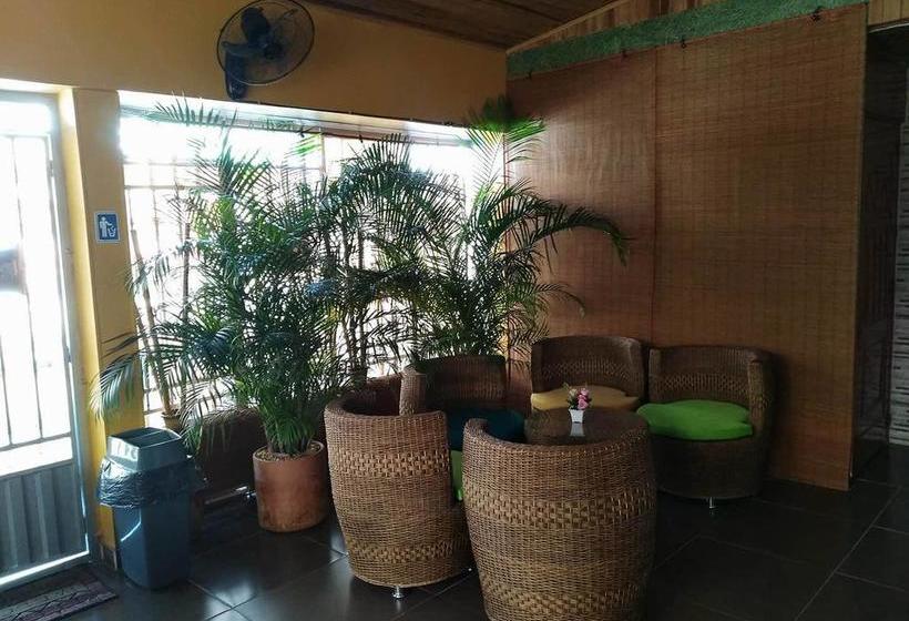 هتل Chloe  Boutique