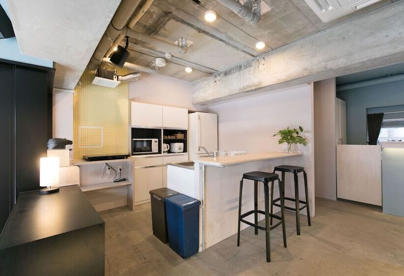 Hostel Den