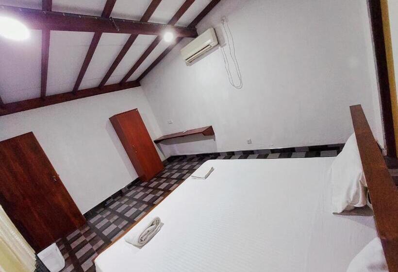 Hostel Katunayake At Colombo Airport Transit