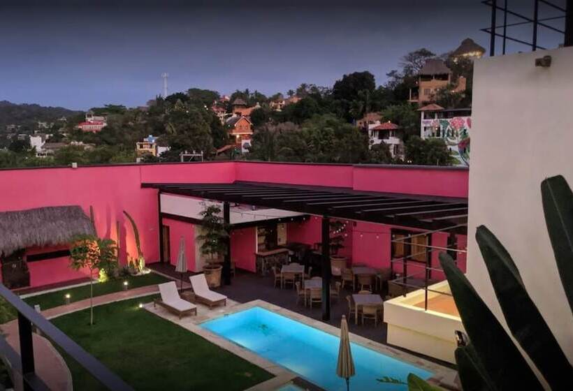 هتل Casa De La Ballena