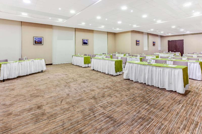 Fotos del hotel La Quinta By Wyndham Santiago Aeropuerto:  36 Fotos del hotel La Quinta By Wyndham Santiago Aeropuerto:  36