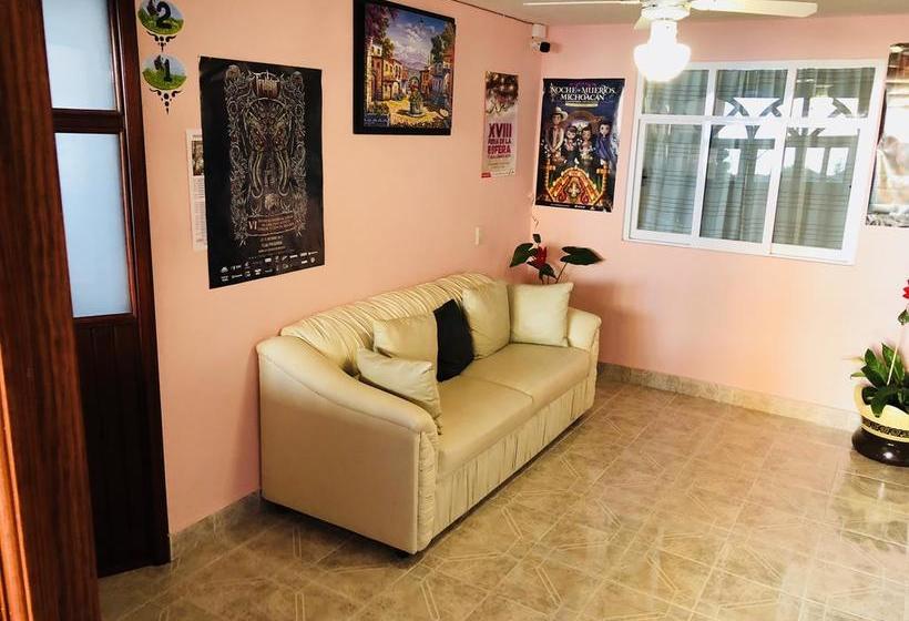 هتل Monarca Tlalpujahua