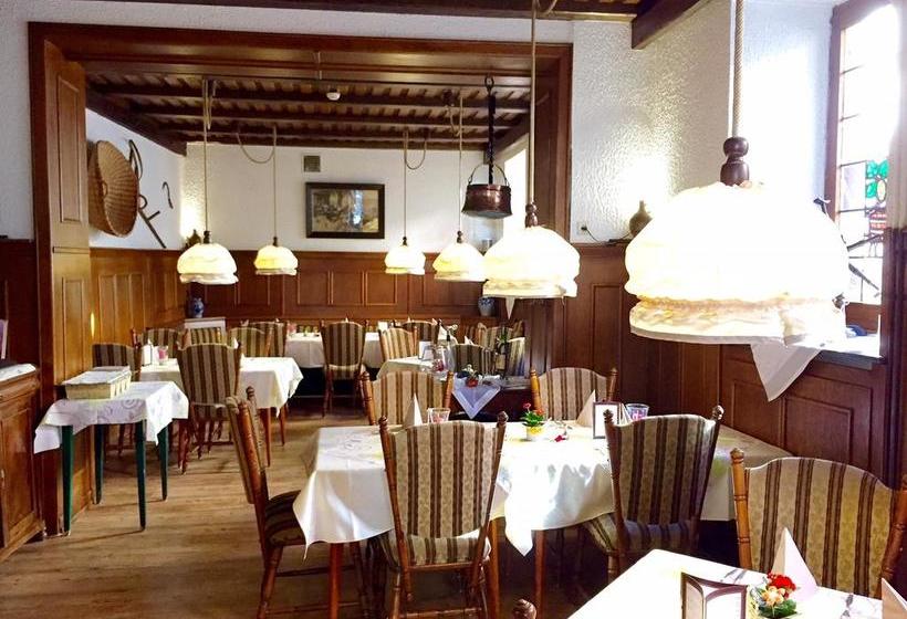 ホテル Weingut Schützen