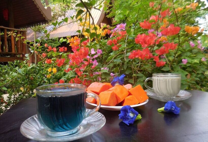 استراحتگاه Akchanok Homestay