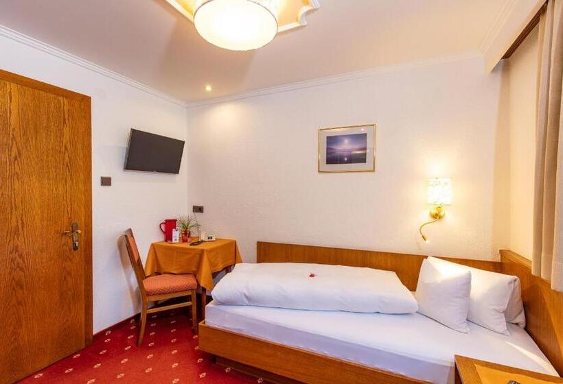 تختخواب و صبحانه Frühstückspension Maier