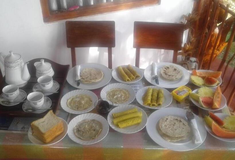 تختخواب و صبحانه Malithis Lodge