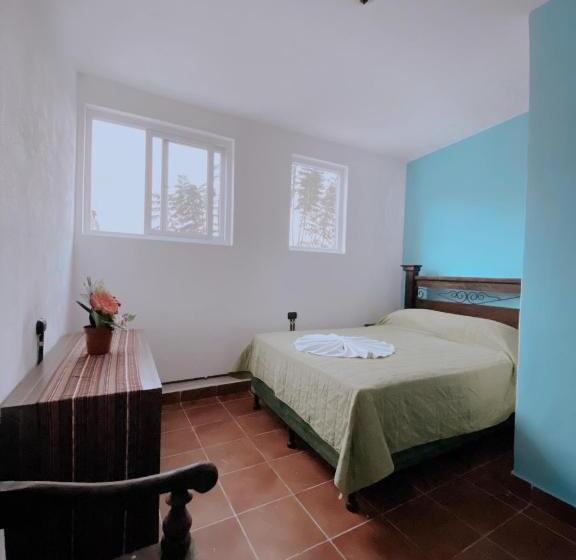 Dreamboat Hostel