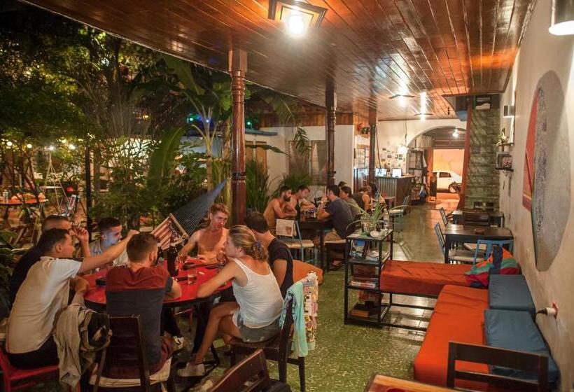 Hostel De Boca En Boca