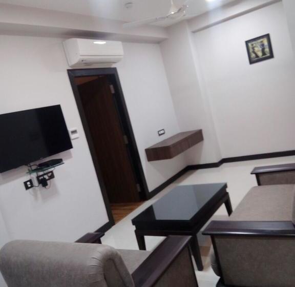 هتل Amrapali Residency