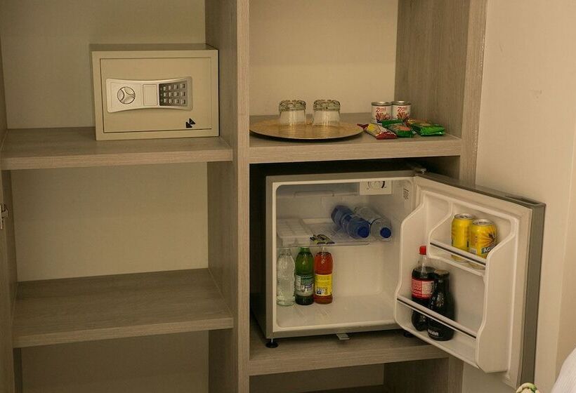 هتل Sexta Avenida Inn