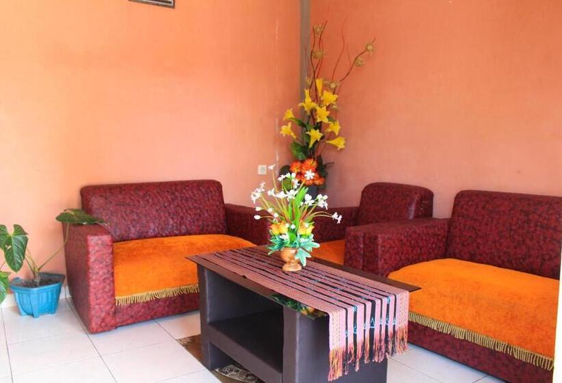 هتل Edelweis 2 Bajawa