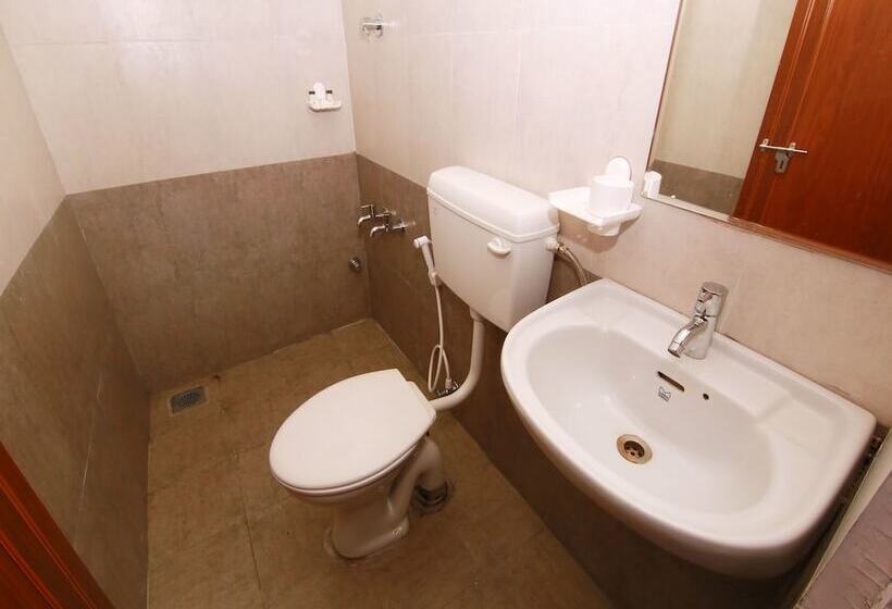 Fotos del hotel Oyo 10336 Hotel Sn Annex:  17