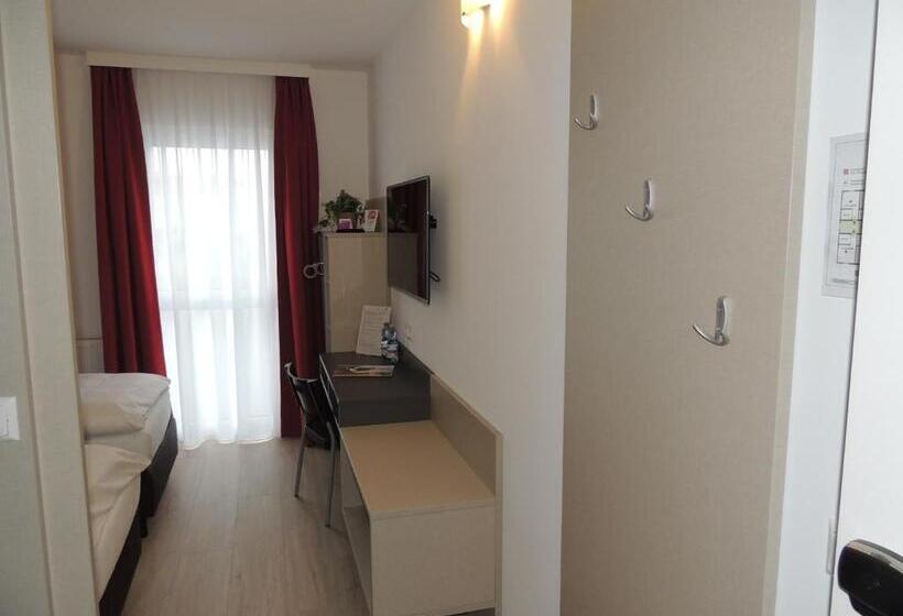 ベッドアンドブレックファースト Avia Motel Bisamberg