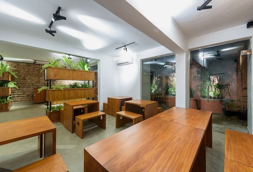 تختخواب و صبحانه Fern Colombo
