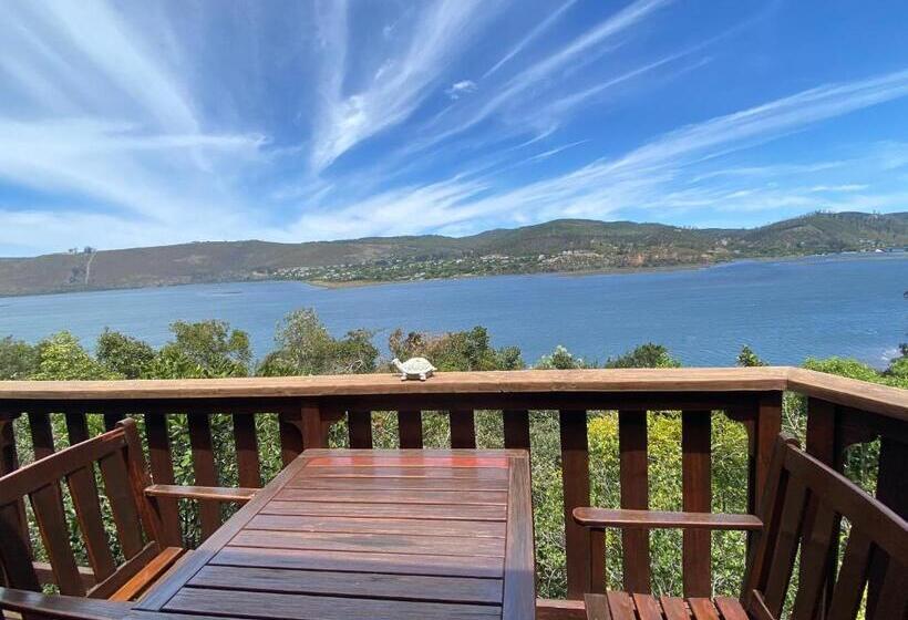 تختخواب و صبحانه Fish Eagle Lodge