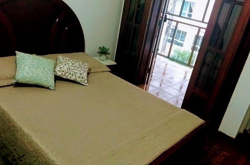 Flor De Lis Hostel
