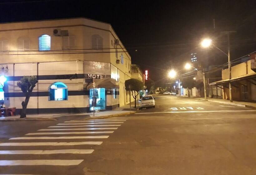 هتل Araca