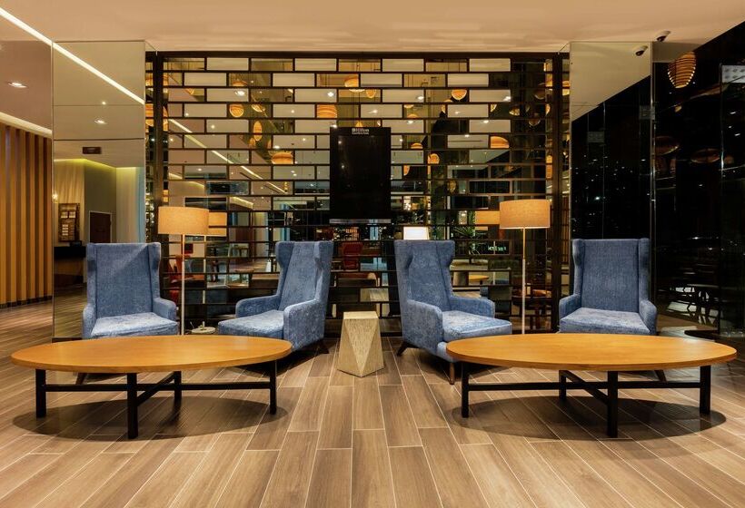 هتل Hilton Garden Inn Salamanca