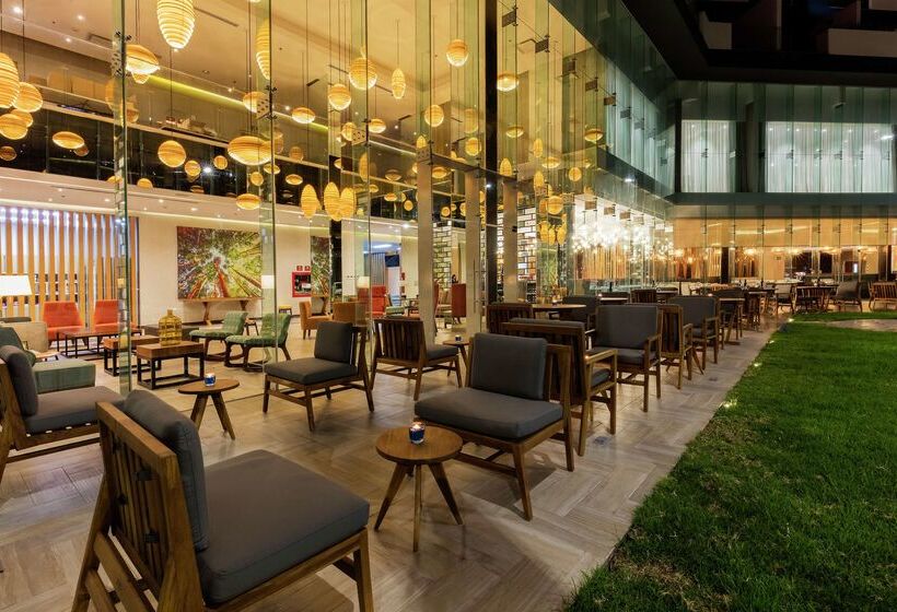 هتل Hilton Garden Inn Salamanca