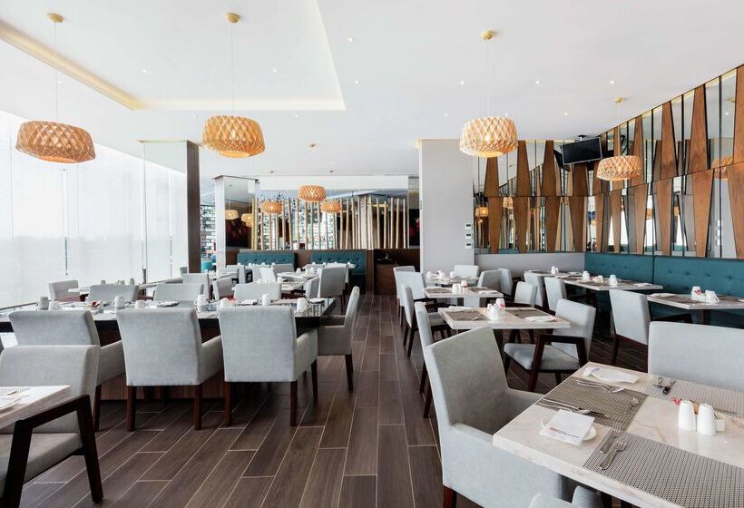 هتل Hilton Garden Inn Salamanca