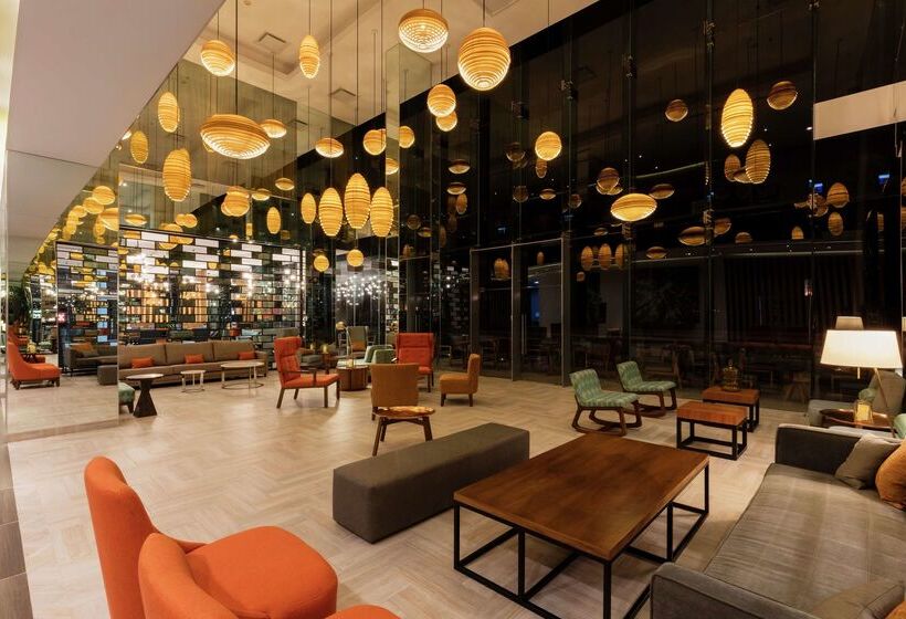 هتل Hilton Garden Inn Salamanca
