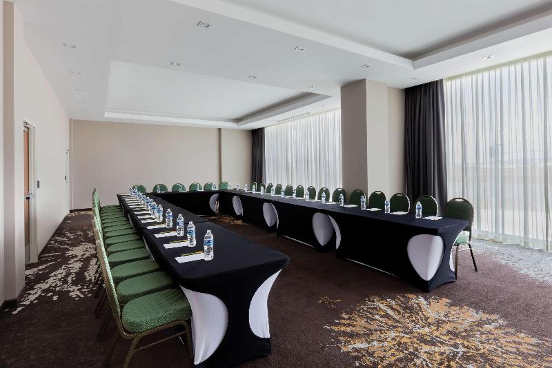 هتل Hilton Garden Inn Salamanca