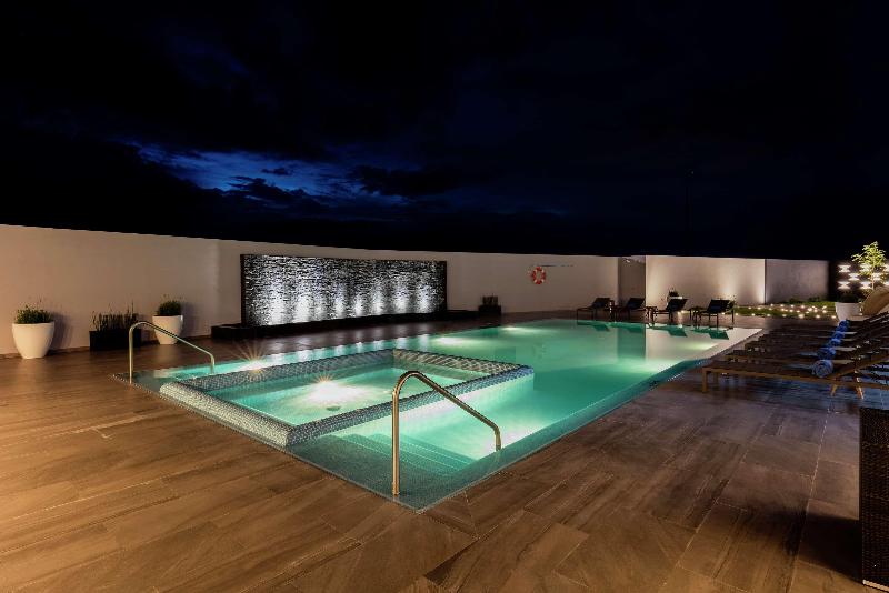 هتل Hilton Garden Inn Salamanca