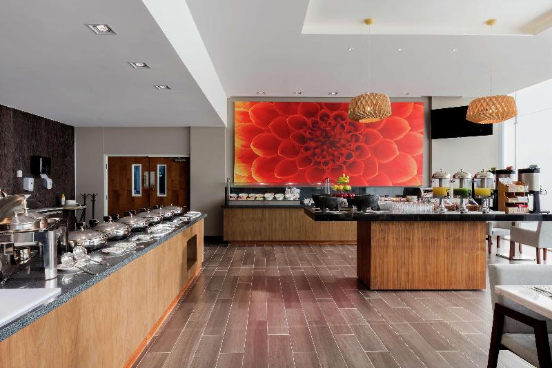 هتل Hilton Garden Inn Salamanca