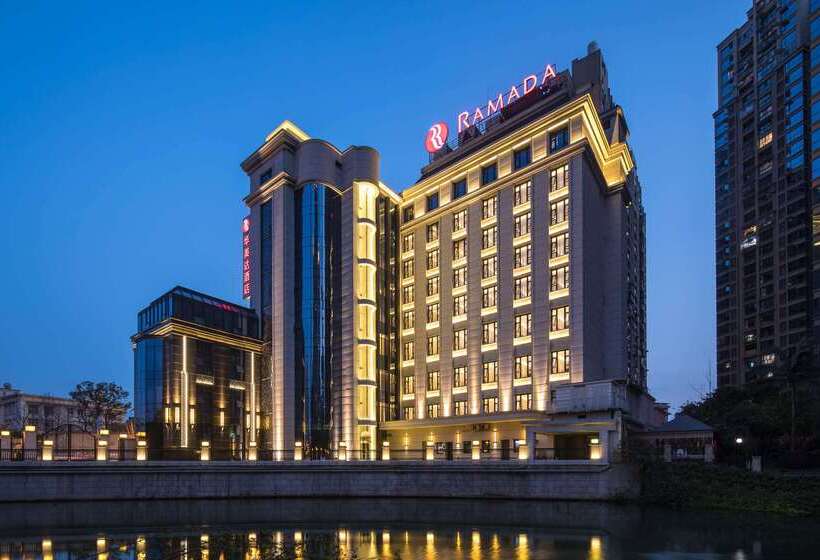 هتل Leshan Ramada