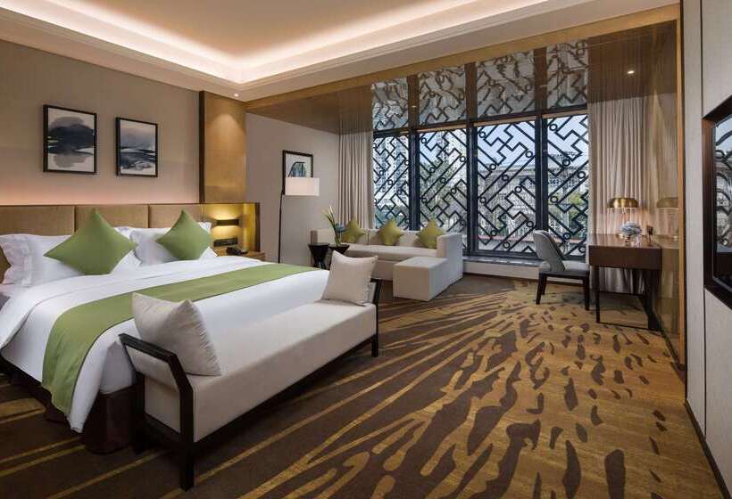 هتل Leshan Ramada
