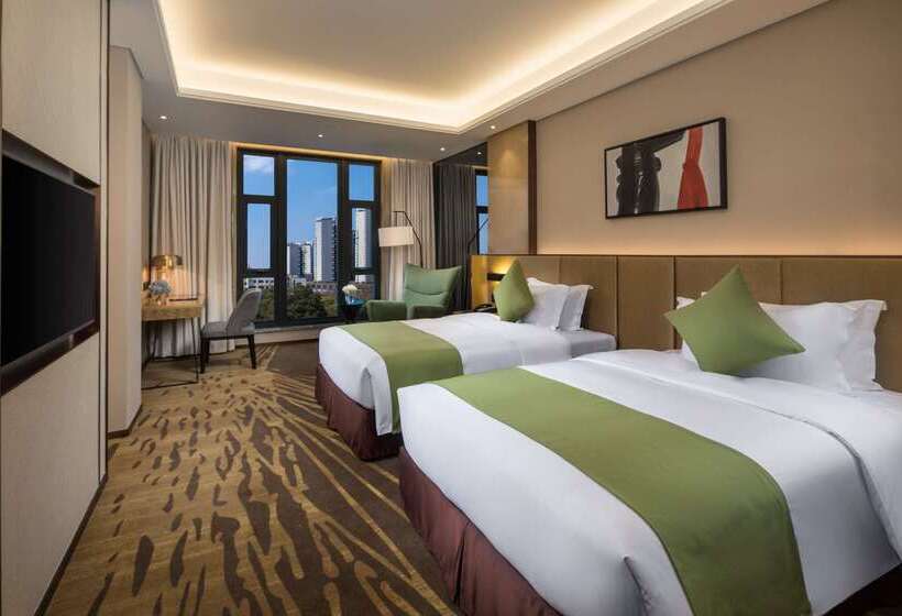 هتل Leshan Ramada