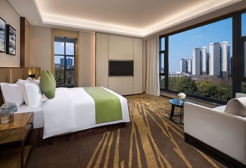 هتل Leshan Ramada