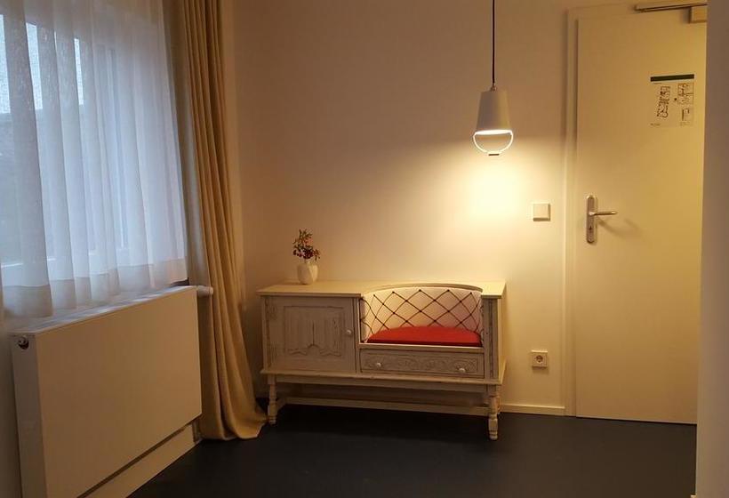 ホテル Seminar & Gästehaus Burghof Stauf