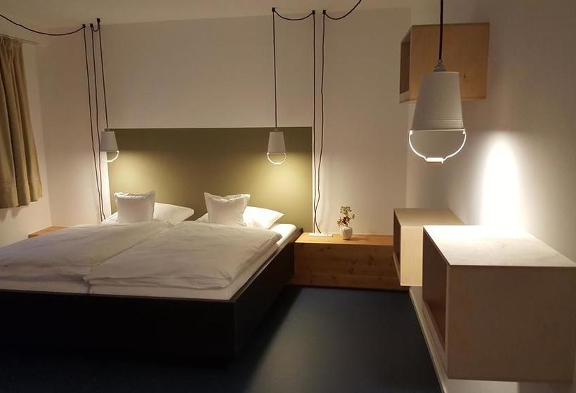 ホテル Seminar & Gästehaus Burghof Stauf