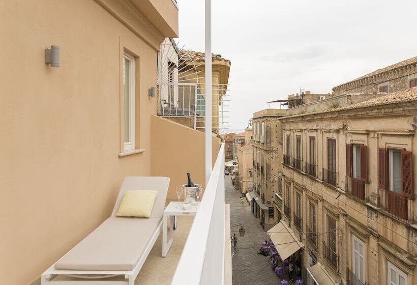 تختخواب و صبحانه Townhouse Tropea