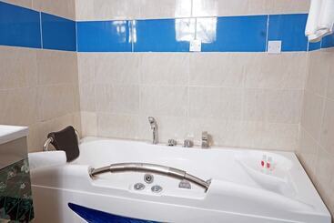 هتل Gold Rush Suites