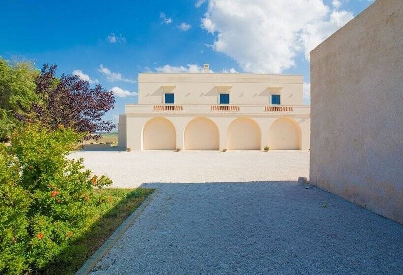 هتل Masseria Fontana Di Vite