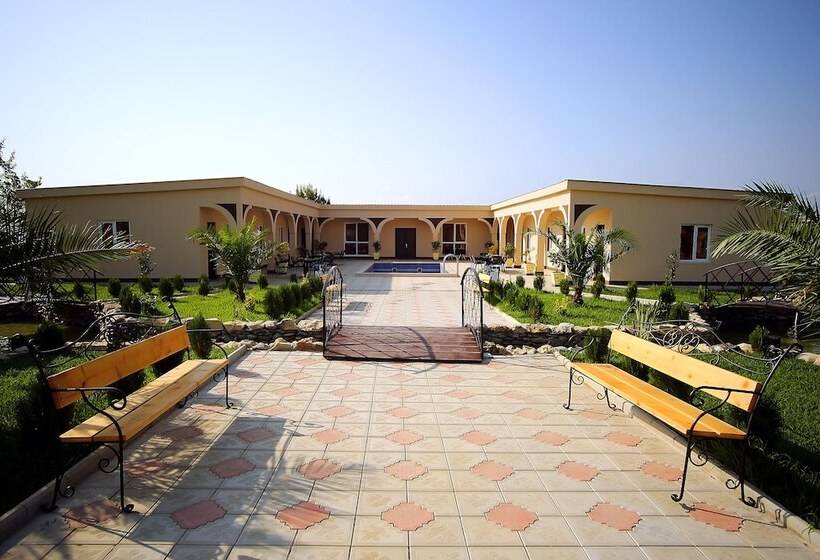 هتل Oasis Villa