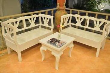 هتل Sleep Station