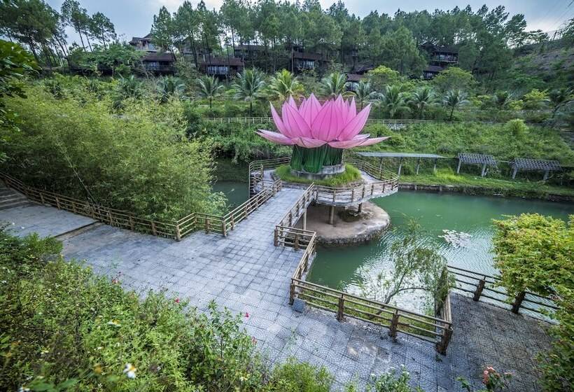 Sankofa Village Hill Resort And Spa