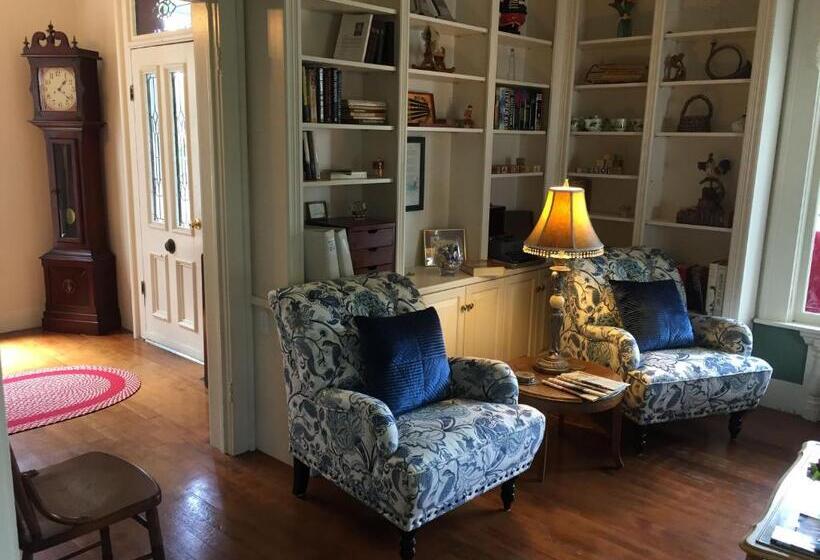 住宿加早餐  Katys Inn