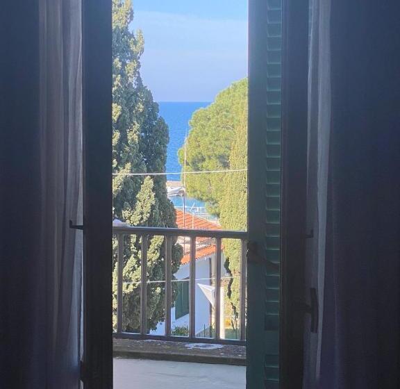 تختخواب و صبحانه L Elisea Maison De Charme