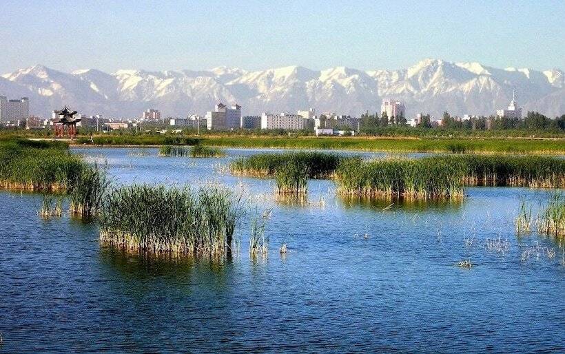 בית מלון כפרי Ibis Zhangye Gov Station