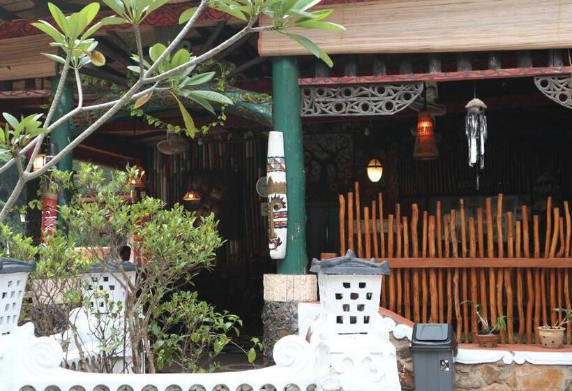 هتل Jungle Inn Bukit Lawang