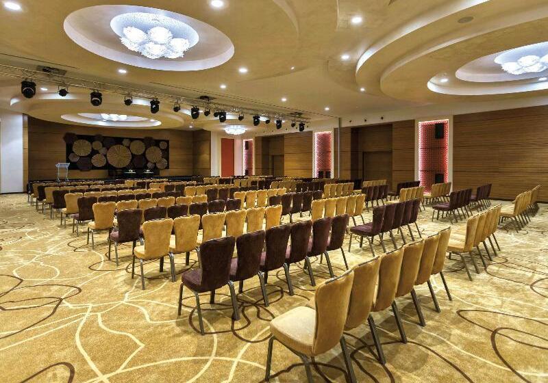 Fotos del hotel Mövenpick  Du Lac Tunis:  58
