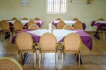 هتل Town Lodge Tororo