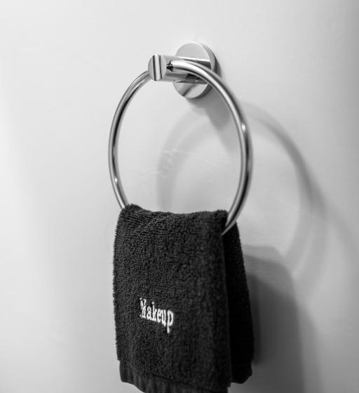 Julie's Park Cafe & Motel