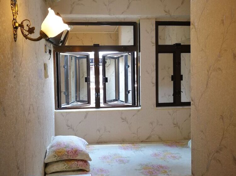 Lucky Hostel