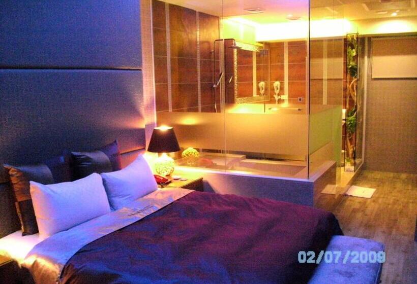 Milan Motel